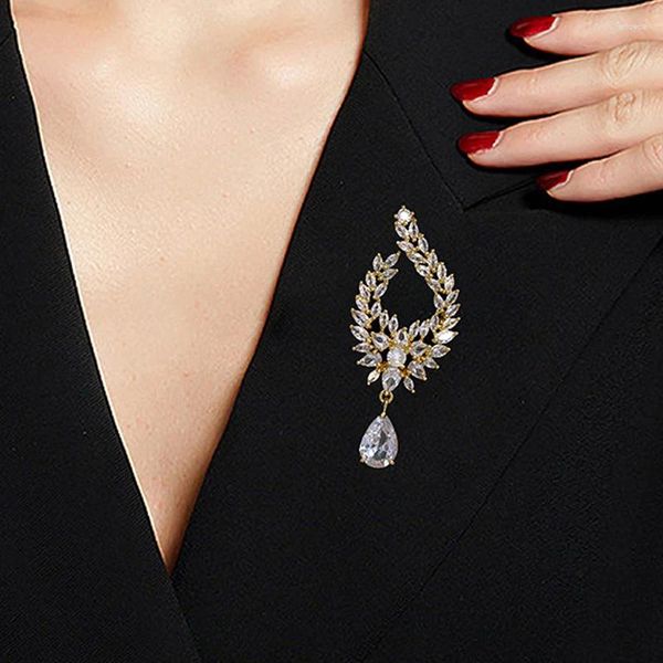 Spille Spille da bavero a forma di piuma da donna eleganti Placcate in oro 18 carati Accessori per gioielli con zirconi di moda