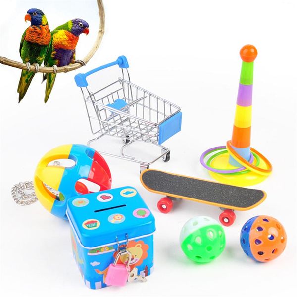 Giocattoli Giochi di addestramento per pappagalli Uccelli interattivi Mini Carrello della spesa Anelli di addestramento Supporto per skateboard Uccelli divertenti Puzzle Toy Set 5/6/7 pezzi