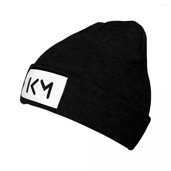 Berets km logotipo gorro chapéus jogador de futebol chapéu de tricô kpop quente macio homens mulheres unisex bonés outono impresso bonito bonnet presente