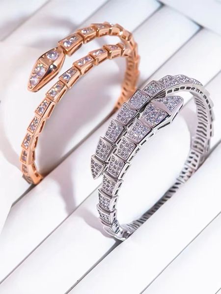 Designer Full Diamond Fashion Bracciale a forma di serpente Anello in oro rosa Sier Gioielli squisiti Coppia regali di compleanno e Natale