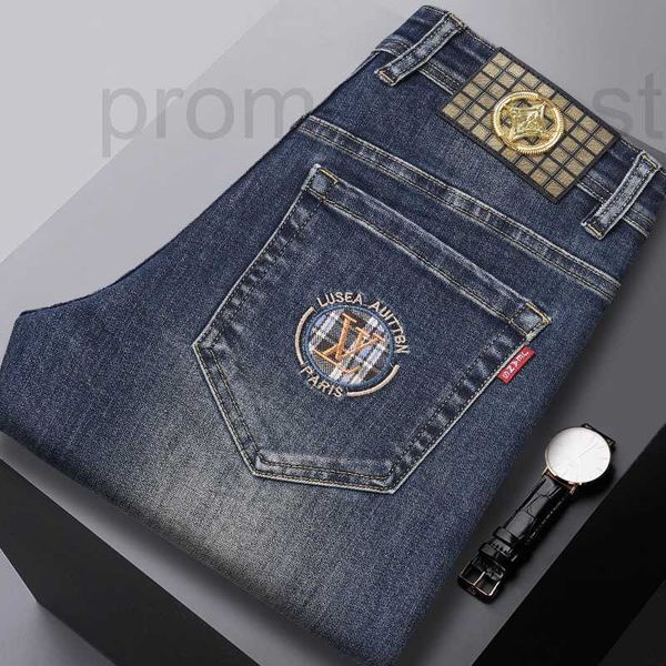 Jeans da uomo firmati 2023 Autunno/Inverno Nuovo europeo di fascia alta per i pantaloni coreani di marca con ricamo elastico a maniche dritte slim fit XPB4