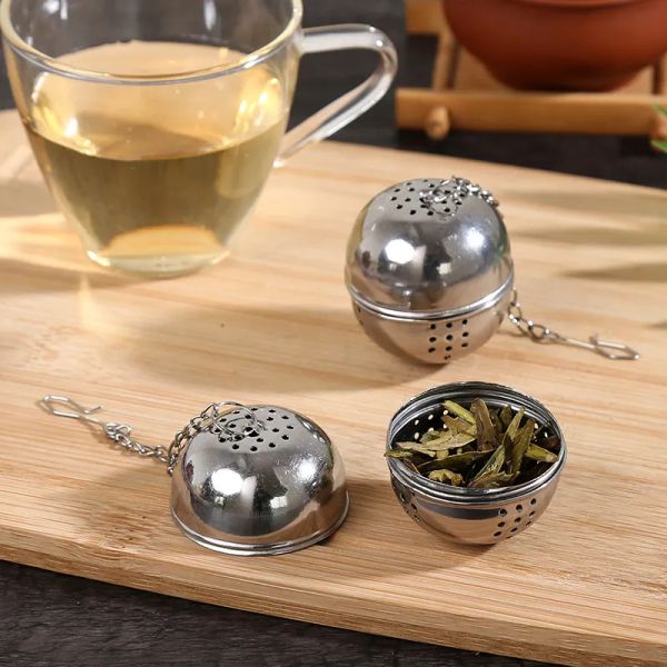 Infusore per tè a forma di sfera in acciaio inossidabile Filtro a rete Filtro con gancio Foglia di tè sfuso Spiceball con catena di corda Utensile da cucina per la casa