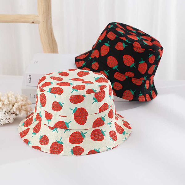 Cappelli a tesa larga Nuovo cappello da pescatore estivo per bambini Simpatico motivo a fragola Cappello da pescatore a tesa con protezione UV per 2-8 anni Neonate Ragazzi Bambini Panama AA230426