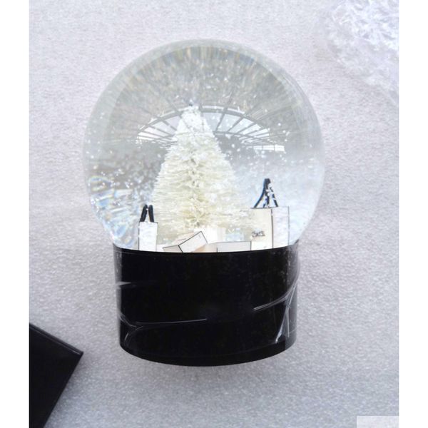 Decorazioni natalizie Cclassics Palla di neve con albero all'interno Decorazione per auto Sfera di cristallo Novità speciale Confezione regalo Consegna a domicilio Dh8C7