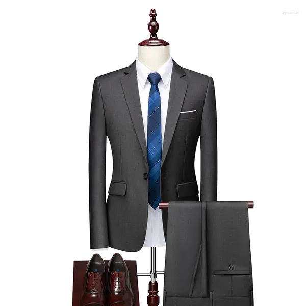 Abiti da uomo Classici grigio scuro Completi da uomo Completi da sera Cena Host Costumi slim fit 2 pezzi Festa di nozze Groomsman Moda Blazer Pantaloni Abiti