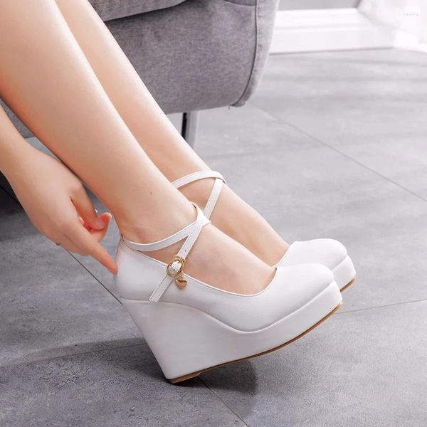 Sapatos de vestido Branco Plataforma Cunhas Bombas Mulheres Salto Alto Redondo Toe Cross Ankle-Strap Tamanhos Grandes