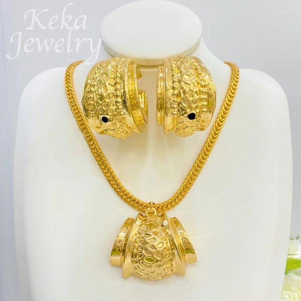 Halskette Ohrringe Set Mode für Frauen Trendy Kupfer Anhänger Italien 18K vergoldet Schmuck Hochzeit Party Zubehör