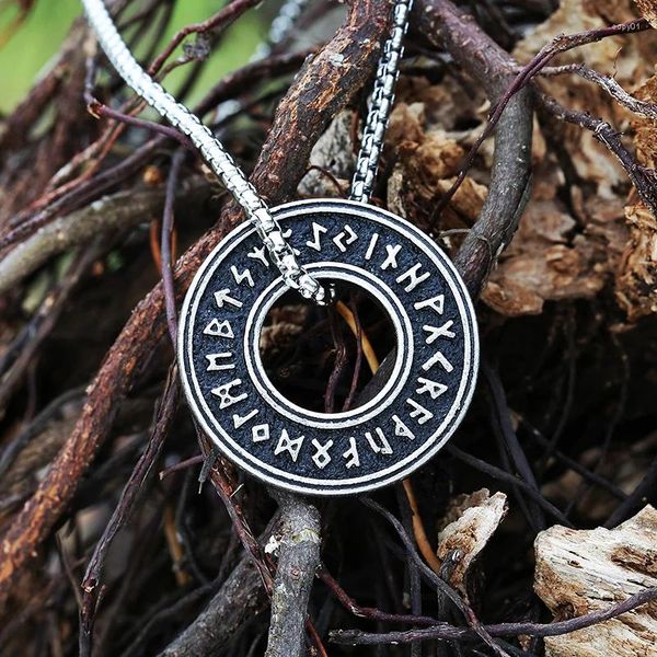 Colares Pingente Pagan Elder Futhark Runas Vintage Jóias Runic Vegvisir Bússola Viking Colar Homens Mulheres Norse Amulet Talisman Jewerly