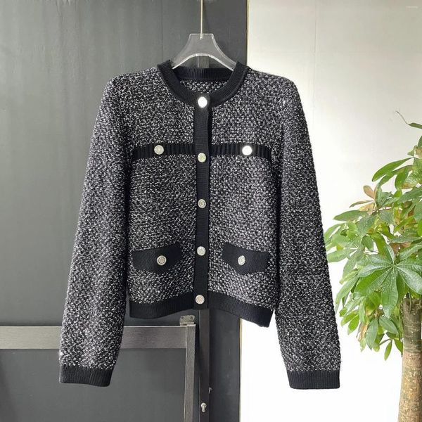 Maglieria da donna Temperamento elegante Nero selvaggio Paillettes di colore misto Piccolo cardigan a vento profumato Giacca lavorata a maglia a sezione corta Autunno Inverno