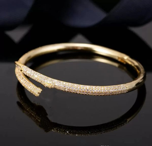 Pulseira de designer de luxo Pulseira de unha de ouro 18k é todo o processo de revestimento de ouro de liga de titânio nunca desbota e não é alérgica a presentes de joias de amor