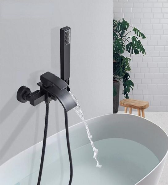 Preto fosco torneira da banheira do banheiro único punho cachoeira bico com chuveiro de mão misturador água fria montagem na parede torneira do banho 9148558