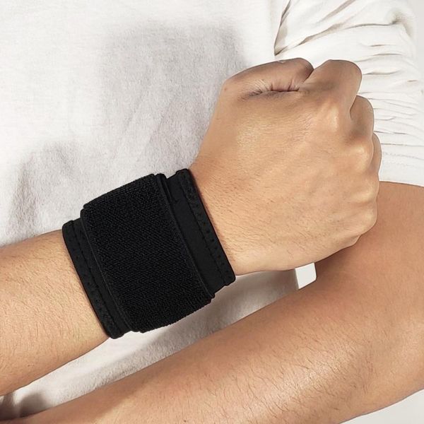 Supporto per il polso 1 PC Protezione per avvolgimento portatile Anti-distorsione Pressione Sollevamento pesi Bracciali per uomo Donna antiscivolo Regolabile