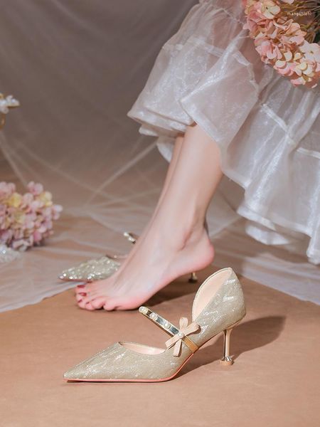Sandals Sapatos de casamento francês Vestido de damas de honra 2023 Feminino noivado de cinto de cabeceira unilateral