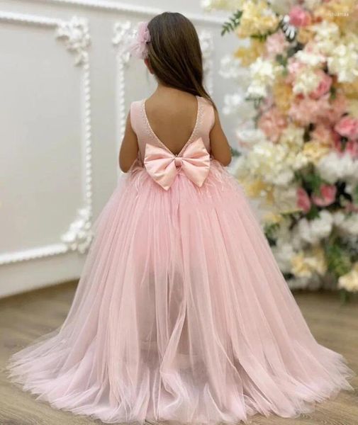 Mädchenkleider Elegantes rosafarbenes Blumenmädchenkleid für die Hochzeit mit weichem Tüll und großer Schleife, rückenfrei, Erstkommunionkleid, Party-Abschlussballkleid