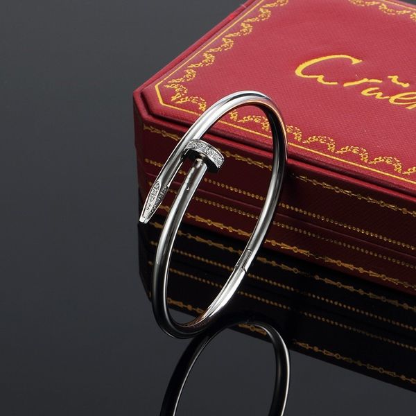 Pulseiras de pulseira de unhas Bracelets de luxo para mulheres Bangle aço liga a aço Artesanato de ouro nunca desaparece, não alérgicos carros de atacado grande presente de nuvem aa 7l1n