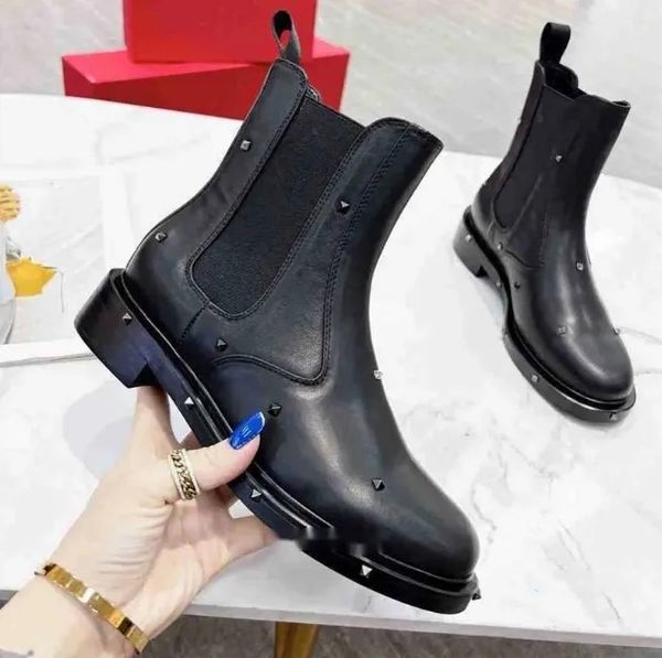 Botas de moda de melhor qualidade femininas de melhor qualidade Design casual Design casual de inverno Snovamento de couro grossa de solada de solada tamanho 35-40