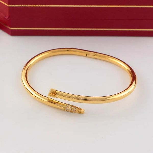 Bracciale per unghie classico di moda designer per donna e uomo braccialetto per unghie con strass completo Bracciale placcato oro 18k coppie gioielli regali senza scatole Alta qualità Cz