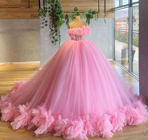 Vestido de bola rosa claro Quinceanera Vestidos 2023 Brufles em camadas Tule Mulheres doces 16 Robe de festa formal de Soiree elegante e longos vestidos de baile