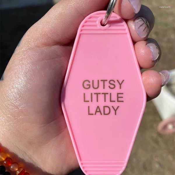 Schlüsselanhänger Gutsy Little Lady El Schlüsselanhänger, goldene Edelsteine, Schlüsselanhänger, Schlüsselanhänger, Vintage-Motel-inspirierter Accessoire-Schmuck