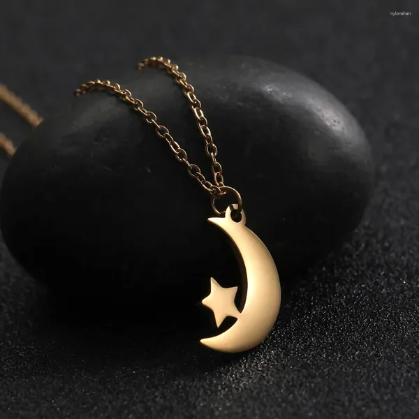 Anhänger Halsketten Niedliche Mond-Stern-Halskette Einfache elegante Edelstahl-Mode-Kreuzkette zum Verkauf