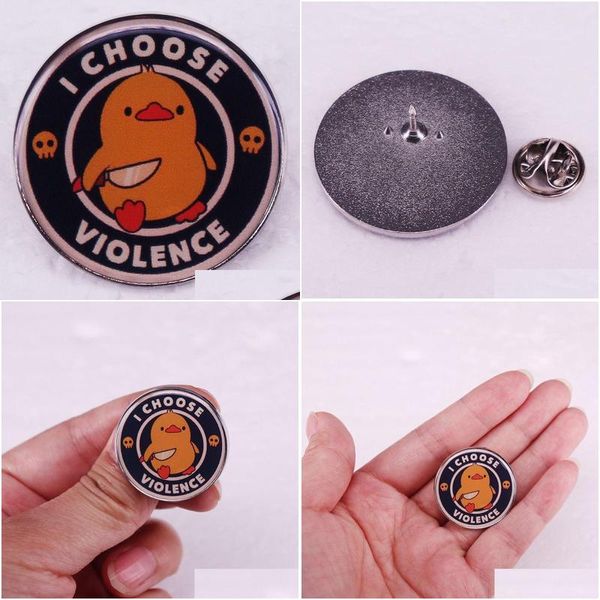 Acessórios dos desenhos animados pato faca bonito anime filmes jogos duro esmalte pinos coletar metal broche mochila chapéu saco colar lapela emblemas gota dhy5x