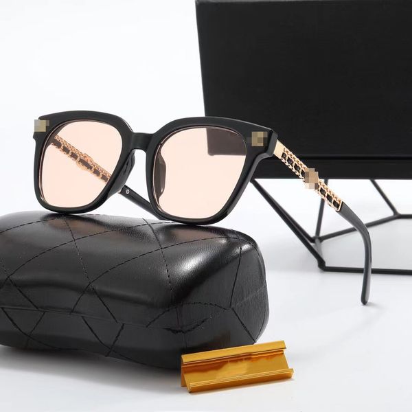 Óculos de sol de designer 2023 recém-chegados BigSquare Frame elegante óculos de sol com logotipo em templos com caixa clássica cor preta para festa férias praia