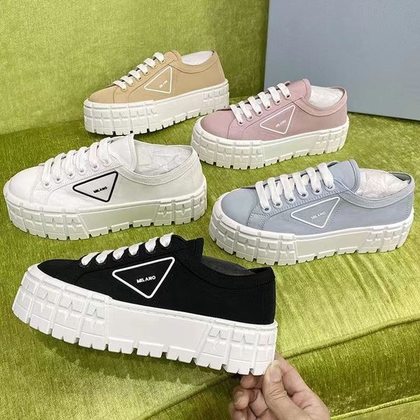 Sapatilhas de couro escovado para homens mulheres fundo plano sapatos de plataforma branca calçado clássico tênis designer de alta qualidade tênis tênis lazer treinador moda