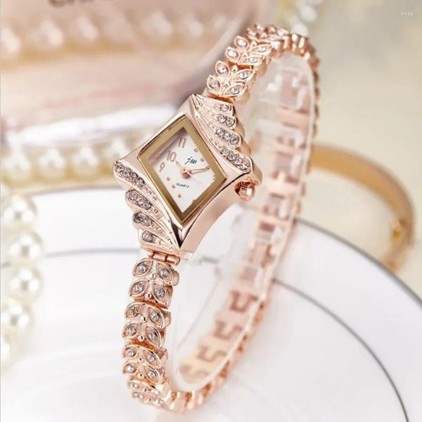 Orologi da polso Orologio da donna ABITO intarsiato con diamanti Bracciale coreano Cinturino in acciaio da donna Quarzo Ins Style Ladies Relógios Feminino