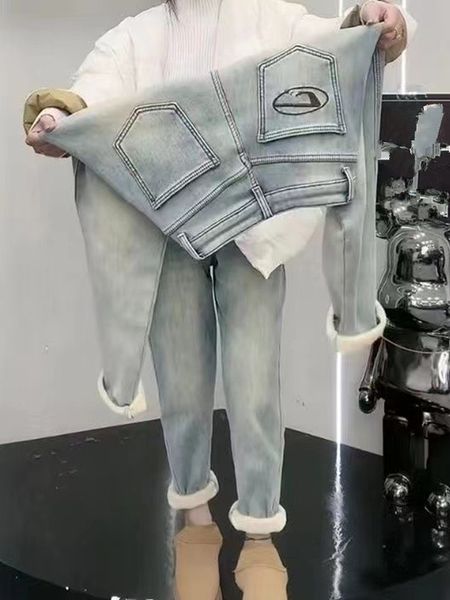 2023 Moda quente luz azul bolso traseiro bordado grosso e lã jeans feminino inverno explosão mostrar pés finos Harlan Daddy calças