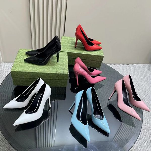 Designer-Damen-High-Heel-Schuhe, rote, glänzende Unterteile, spitze Zehen, dünne Absätze, schwarze, nackte Lackleder-Damenpumps mit Staubbeutel-Abendschuhen