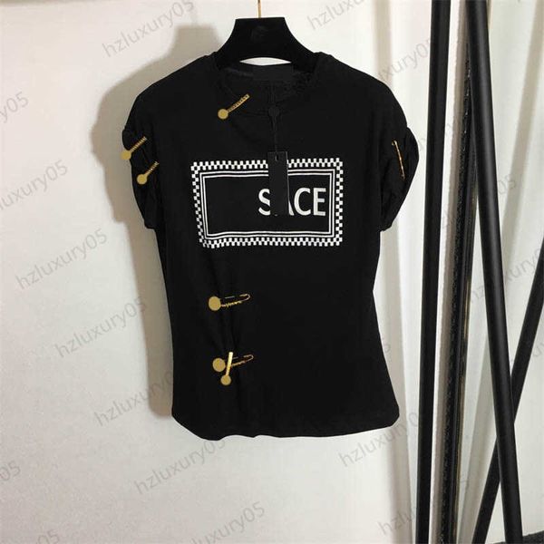 Moda tişört marka klasik logo baskılı dekoratif crewneck kazak tişörtleri metal özel pim kıvam çıplak bel tasarımı kısa kollu üstler 2 renk kıyafetleri 197