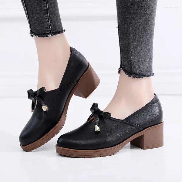 Sapatos de vestido 5.5cm tamanho pequeno 33-43 plataforma de arco raso mulheres mocassins de couro 2023 primavera outono med bloco saltos bombas para mãe de escritório