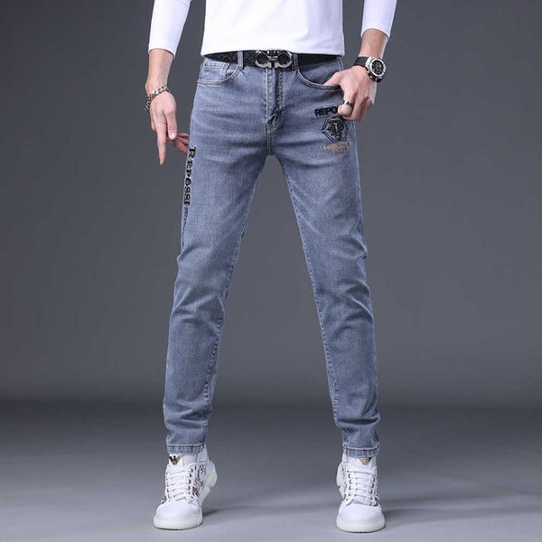 Jeans masculino Spring New Money Color Jeans, ajuste justo masculino, pés pequenos, lavagem com água, diamante quente elástico, marca de moda de verão, masculino