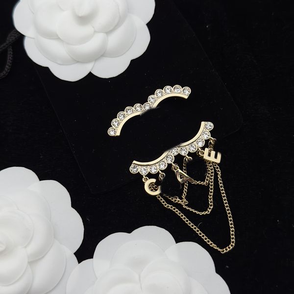 Designer de marca Pearl Crystal Pins Brochs for Women Gifts Broche de luxo C-Letter nunca desbotamento de ouro real Brass Copper Jewelry Acessório Broches