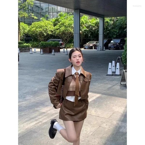 Vestidos de trabalho hong kong menina terno feminino outono turn-down colarinho casaco de couro colete camisa envoltório hip mini saia moda conjunto de três peças