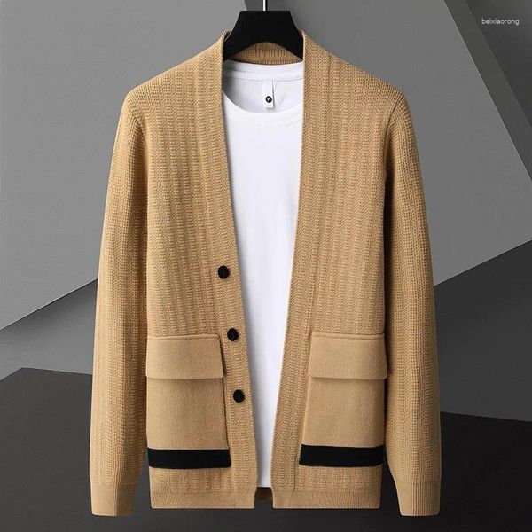 Suéter masculino de marca de designer de moda de malha cardigan 2023 primavera e outono high end business casual contraste bolso suéter casaco