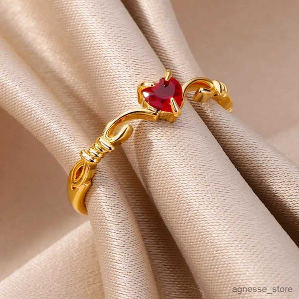 Fedi nuziali Anelli cuore zircone rosso per donna Anello in acciaio inossidabile placcato oro Nuovo design Coppia anelli di gioielli da sposa R231128