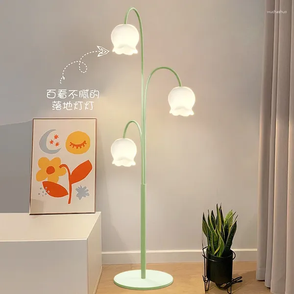Stehlampen Niedliche klassische Stehlampe Designer Nordic Modern Wohnzimmer Licht Europäische Kinder Lampe De Chevet Home Dekorationen