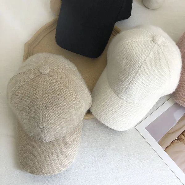 Top kapaklar Sonbahar Kış Kılavuz Renk Beyzbol Kapağı Kadınlar Cony Saç Visor Şapk Beyaz Siyah Sıcak Peluş Casquette Gorras Ca