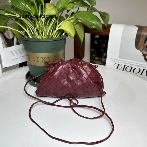 Borsa da donna Botteg Venet Pouch Baodie Family Pouch Mini Cloud Bag New Wine Red Taglia 22 Contatore