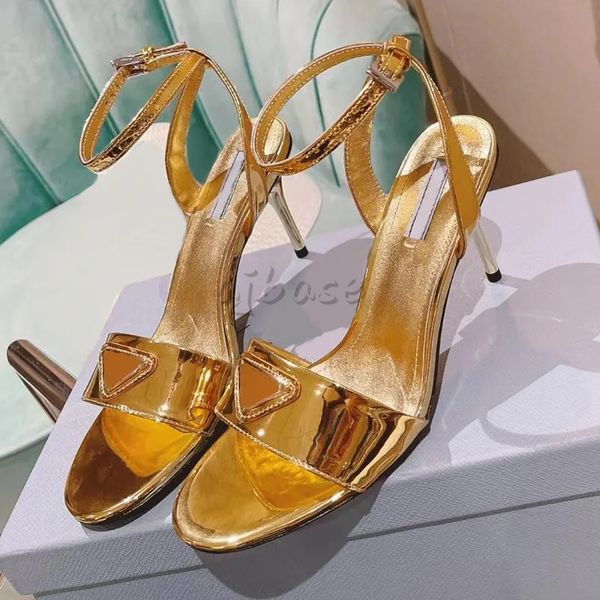 Sandali con tacco alto di lusso per donna con fibbia triangolare di design che decora scarpe eleganti da donna con tacco in metallo in vera pelle di alta qualità sandalo a spillo da donna sexy