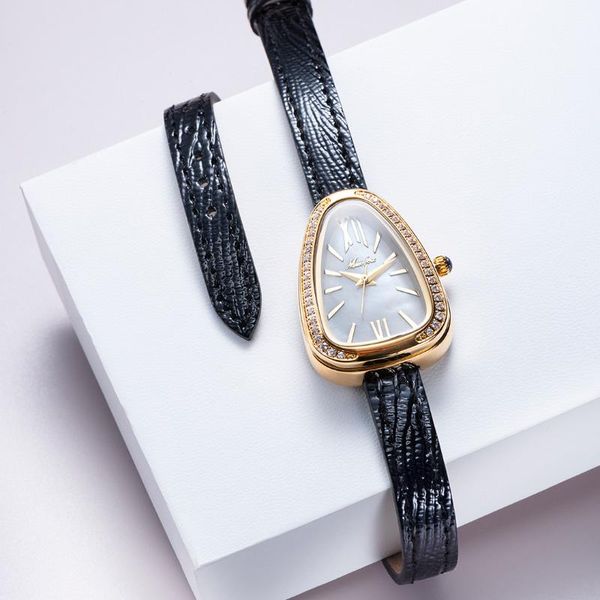 Armbanduhren Uhr für Frauen Luxus Gold Schlangenkopf Design grünes Zifferblatt Quarz Damenuhren Damen Armbanduhr mit Bling Diamant Reloj MujerWr