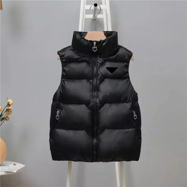 Kadın yelek kabarık ceket kolsuz kadın ceketler tasarımcılar ceket mat ince outwears metal üçgen desen düz renk H kalite katlar siyah yelek s-2xl