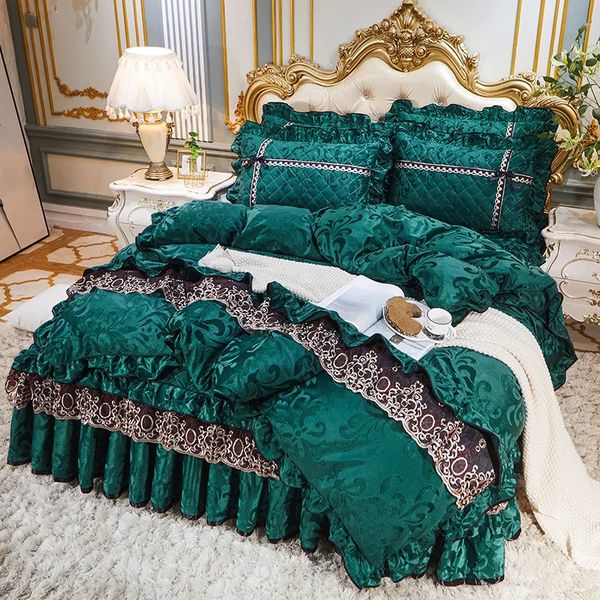 Saia de cama estilo europeu inverno veludo engrossar colcha luxo saia estilo lençóis rendas bordado algodão acolchoado colchão capa 231129