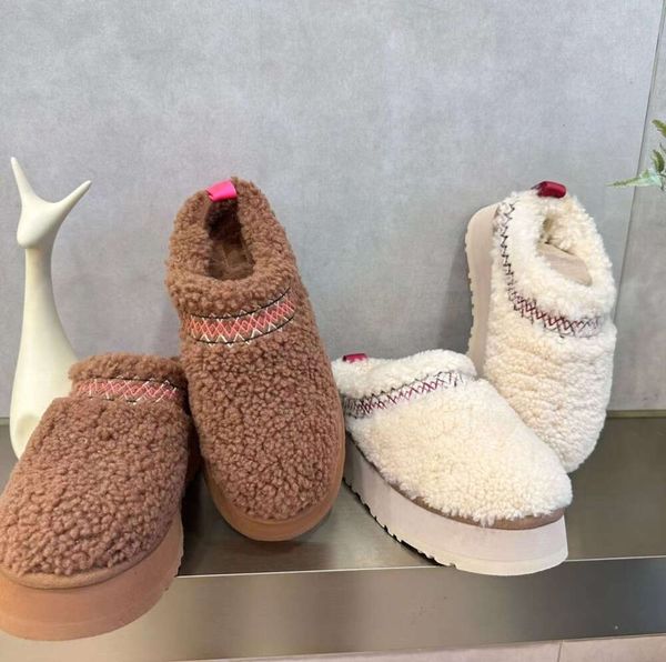 Tuts chinelos fofos botas para mulheres usando 2023 pele de cordeiro sapatos plataforma com cabeça de coque elevada sapatos de alta qualidade HJTJ