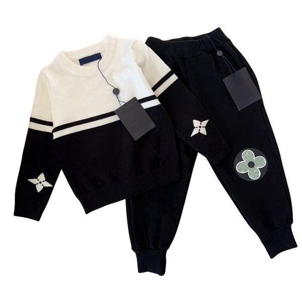 Maglione di design per bambini set di due pezzi vestiti per bambini maglioni per bambini pantaloni Pantaloni a maniche lunghe con facce di animali top di marca di lusso Pullover caldo e confortevole taglia 100 cm-150 cm A17