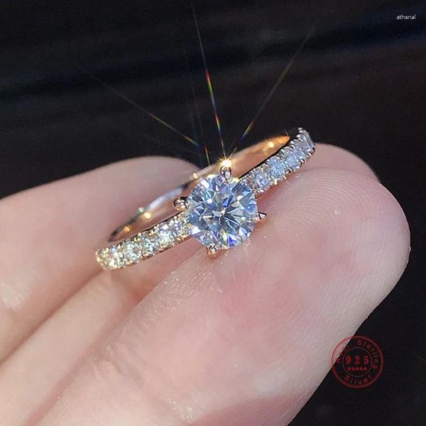 Anelli nuziali Colore argento Classico Eternità Squisito lucido CZ Dito di cristallo per le donne Gioielli genuini Party Bague Bijoux