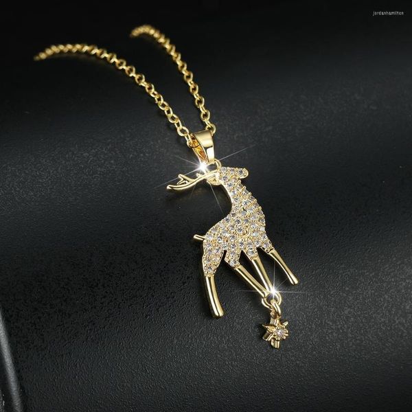 Anhänger Halsketten Exquisite niedliche Weihnachtselch-Halskette 18 Karat vergoldete Tierhirsch-Schlüsselbeinkette Sinnvolles Geschenk für Frauen