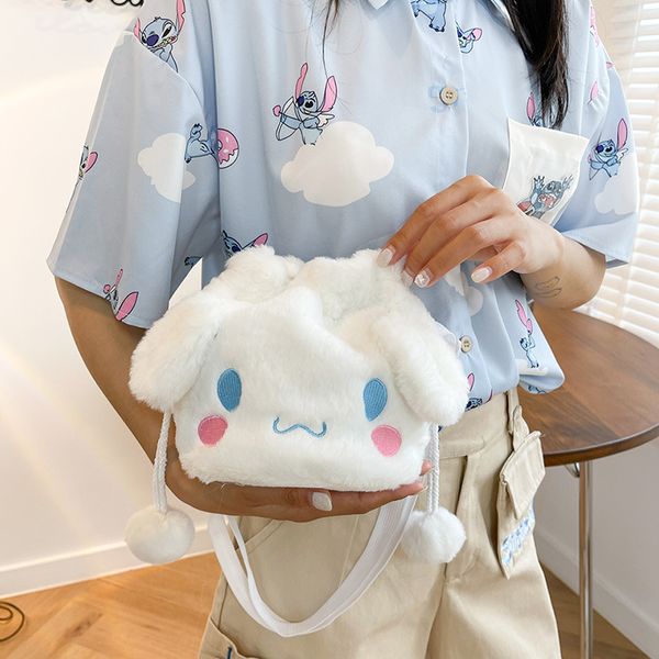 Karikatür oyuncak köpek peluş bebek sevimli omuz çantası yumuşak ve sevimli bir crossbody çanta kız arkadaşı için bir hediye