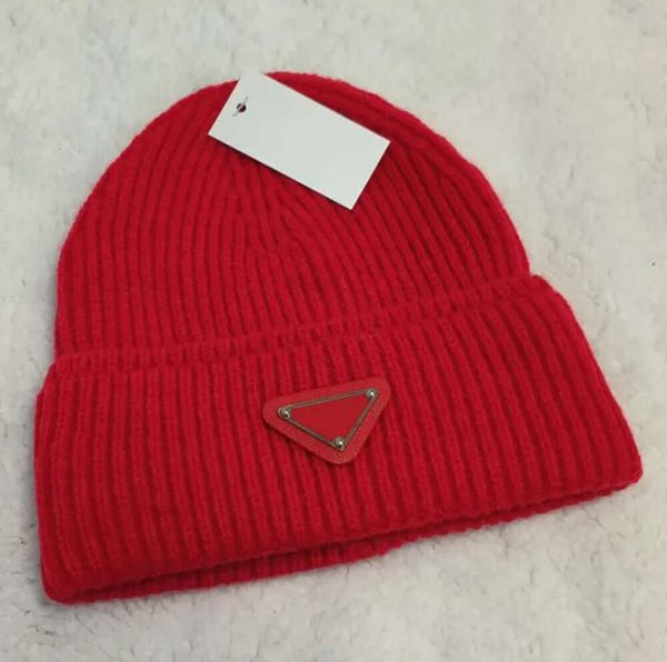 2023 Yeni Tasarımcı Lüks Beanie Şapkalar Kış Fasulye ve Kadın Moda Tasarımcı Örme Şapkalar Yünlü Kap Mektubu Jakar Jacquard Sıcak Kafatası Şapkası Yüksek Kalite F335